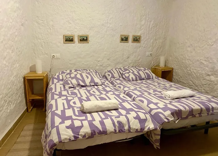 Cuevas Cortijo El Capellán Cortes (Asturias)